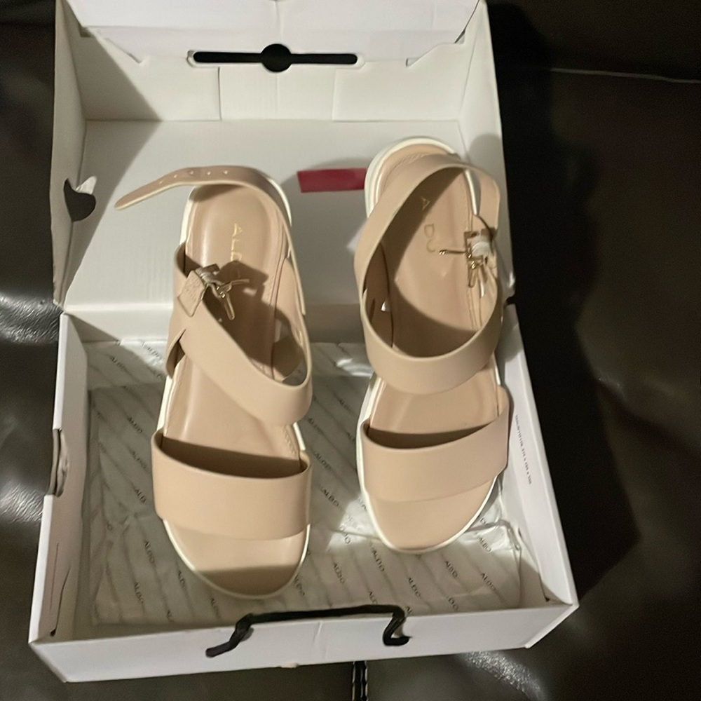 Used Aldo sandals in great condition